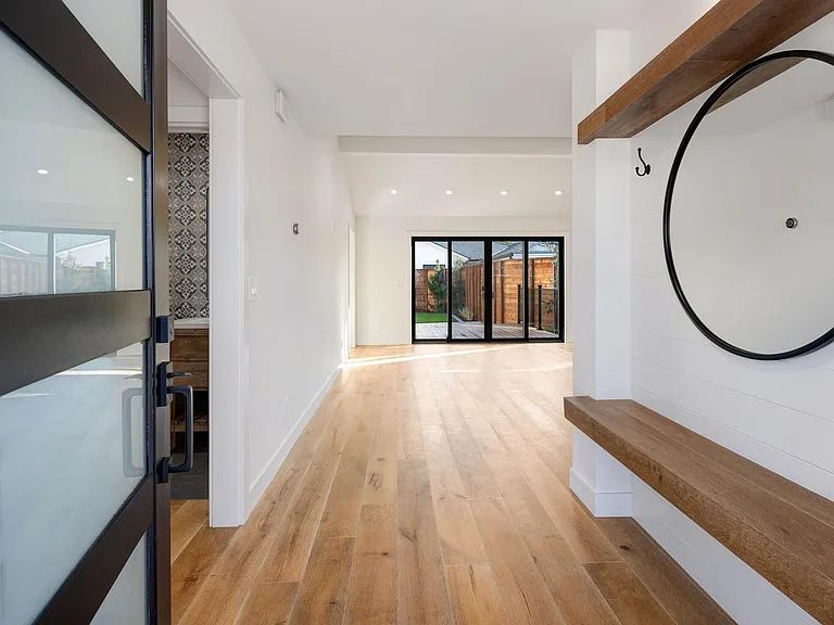 210 Tyler Ave — Photo 7