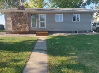 1614 9th Ave SW, Aberdeen, SD 57401