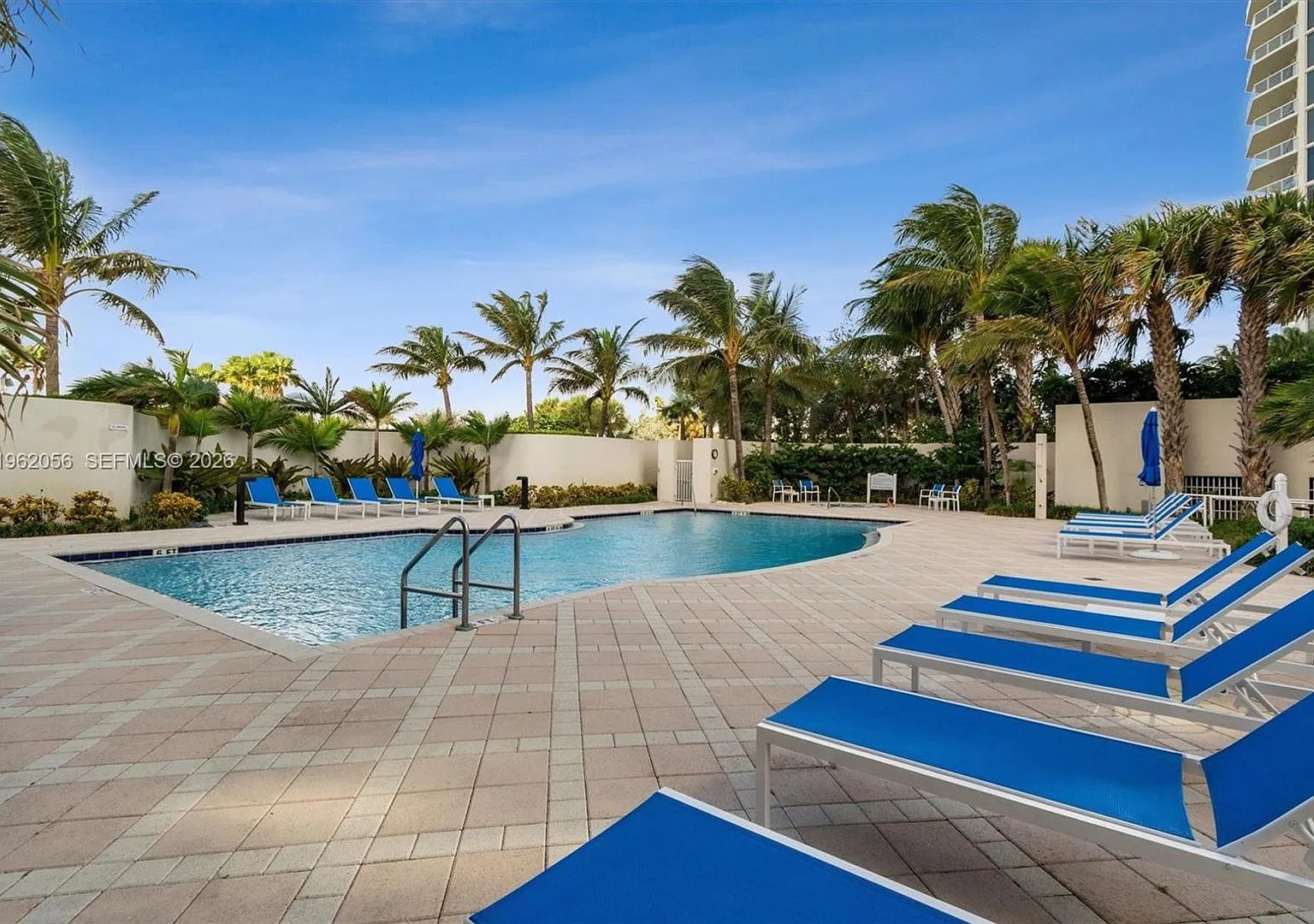 6051 N Ocean Dr — Photo 2