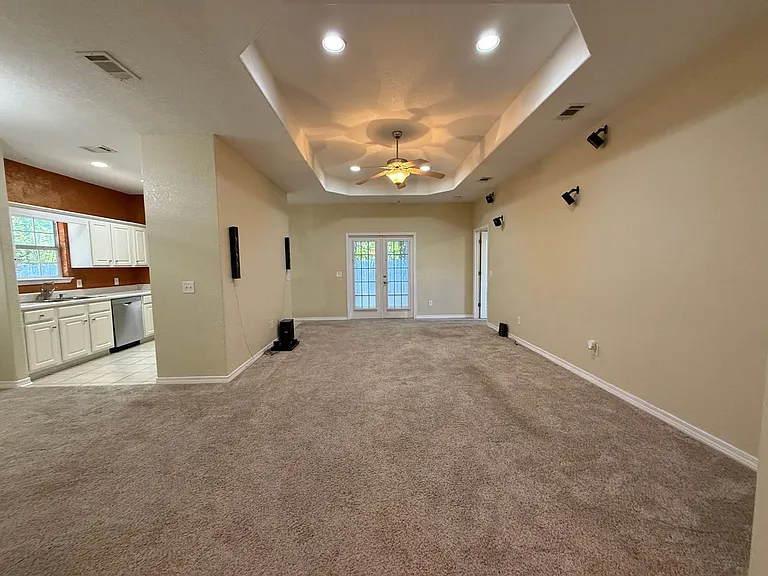 1643 Amarillo Trl — Photo 4