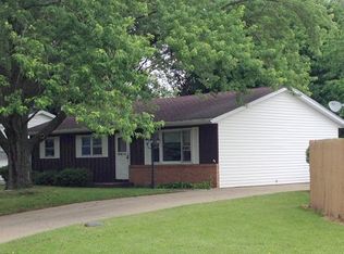 1715 Dell Dr, Beloit, WI 53511