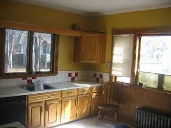 2nd image of 60 Cushing St