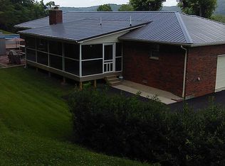 7169 Winfield Rd, Winfield, WV 25213