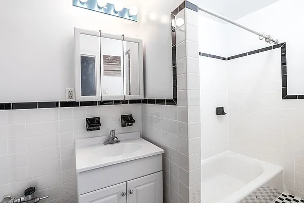 Rented by MNS | media 7