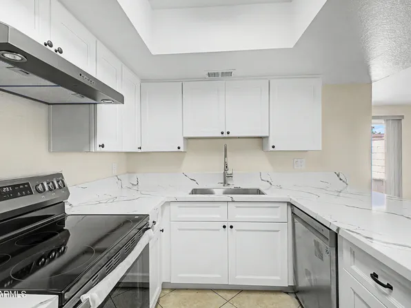 1342 W EMERALD Avenue #403, Mesa, AZ 85202