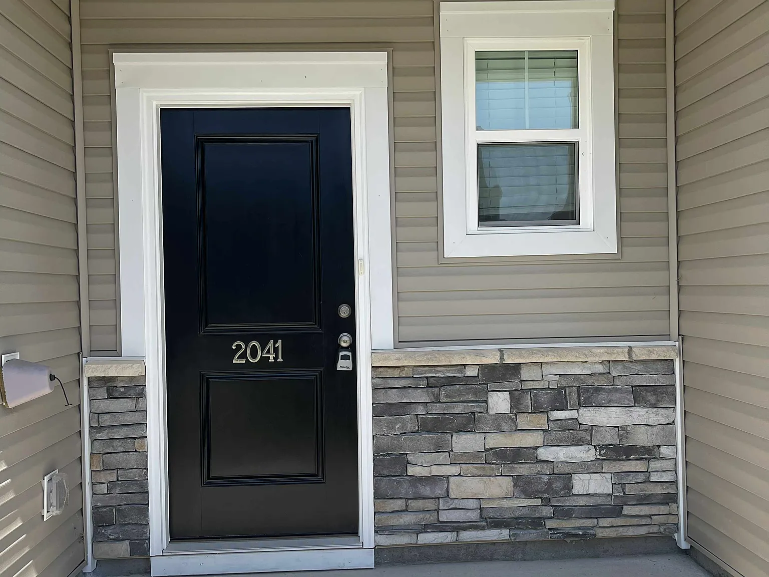 3 bed, 2.5 bath, 1450 sqft, $1,875 — Photo 3