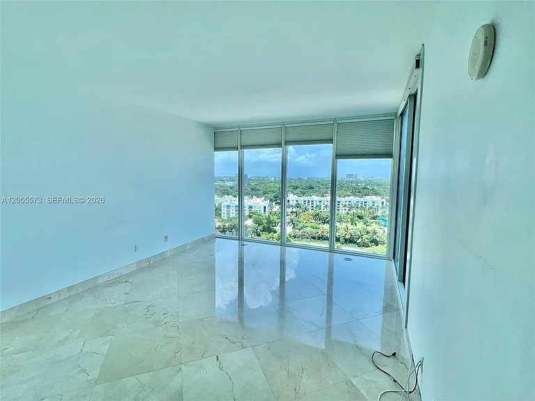 601 NE 36th St #1307 — Photo 4