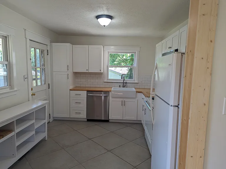 2121 Price Ave — Photo 5