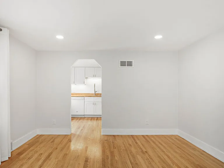 2710 Union St #1 — Photo 6