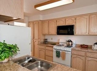 River Knolls Apartment, Redding, CA 96003