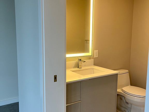 5th image of 450 S Main St #601
