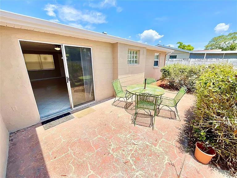 3054 Primrose Dr — Photo 11