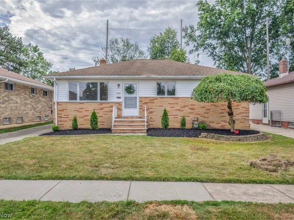 30880 Roosevelt Rd, Wickliffe, OH 44092