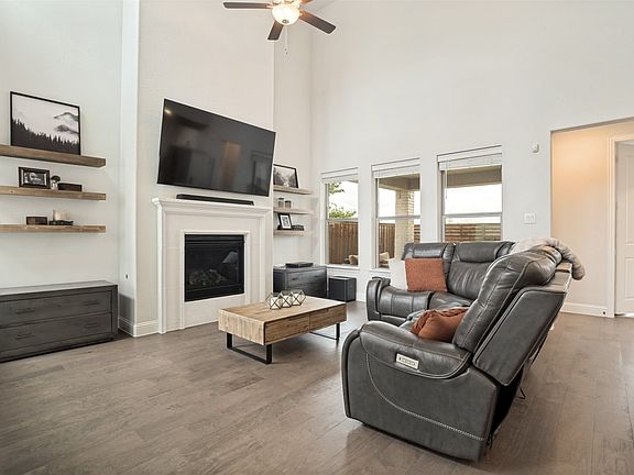 4th image of 2817 Buckthorn Ln