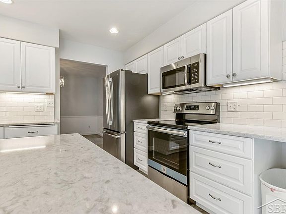 5th image of 5073 Summit Dr