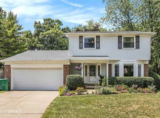 960 Devonshire Ct, Brighton, MI 48116