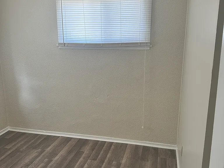 2215 Durand St — Photo 11