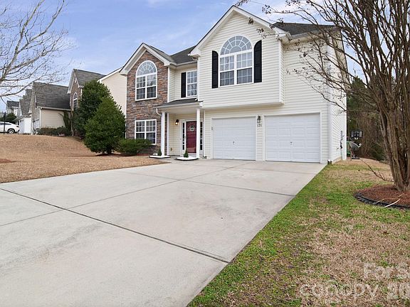 2nd image of 626 Winding Branch Rd