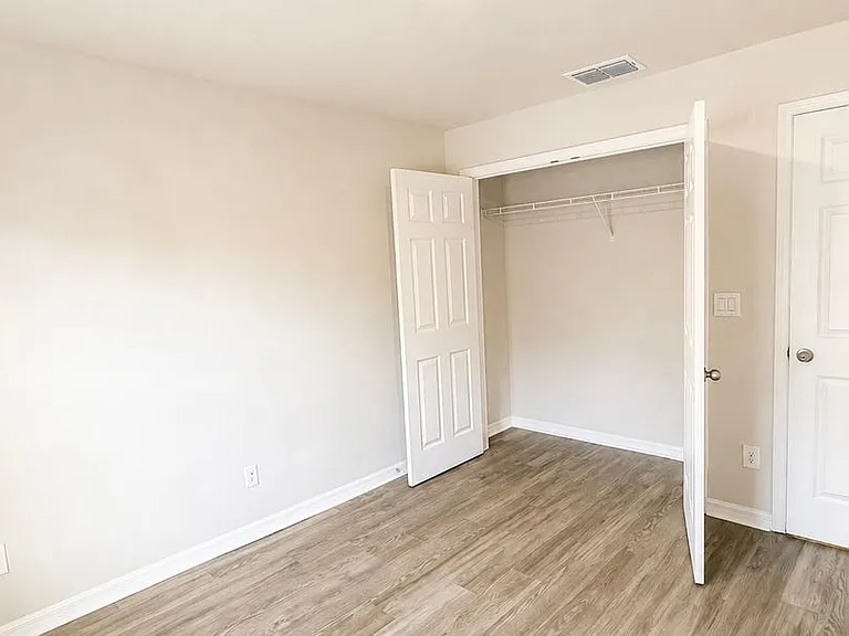 361 Greenbriar Blvd — Photo 13