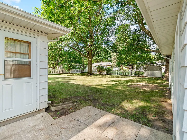 1238 S Hill Dr — Photo 17