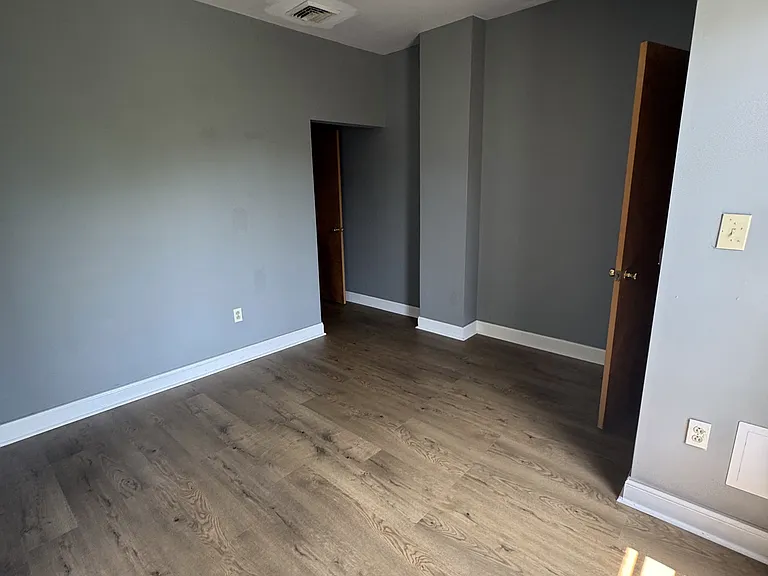 4608 Woodland Ave #3F — Photo 10
