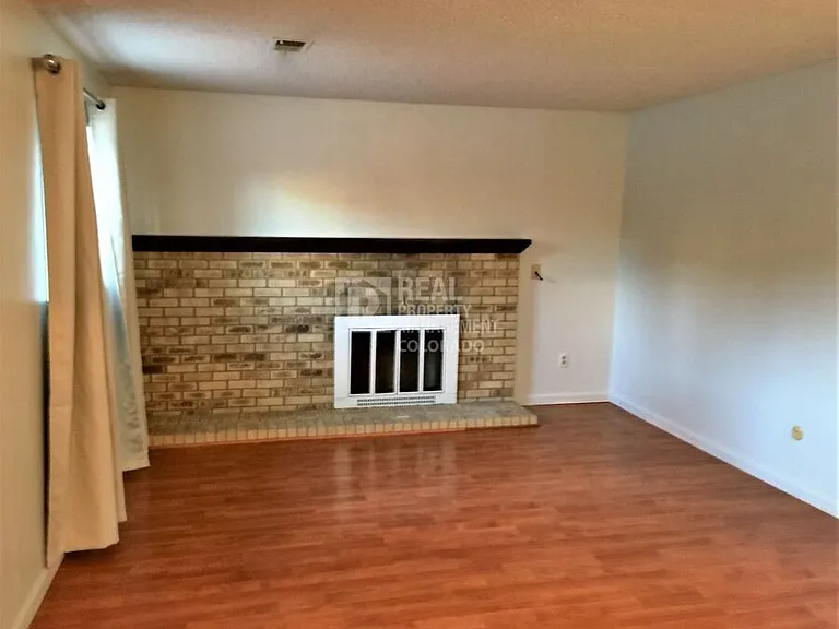 2607 W 101st Pl — Photo 12
