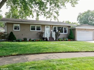 72 Arrowhead Dr, Thornton, IL 60476