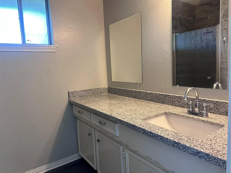 13611 Fernhill Dr — Photo 10