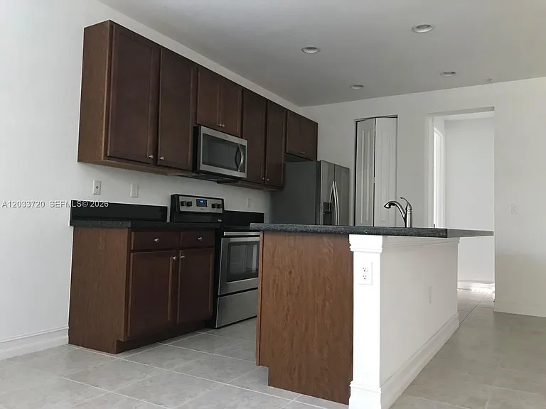 11324 SW 15th St #11324 — Photo 9