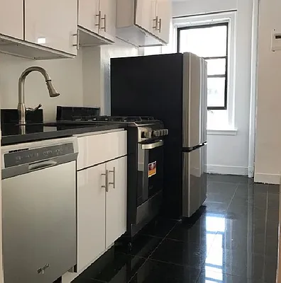 Rented by Dynamik Realty | media 21