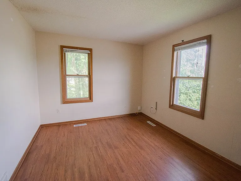 104 21st St SW — Photo 5