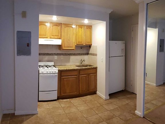 4th image of 500 Linwood Dr APT 2D