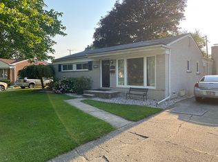 35953 Rewa St, Clinton Township, MI 48035