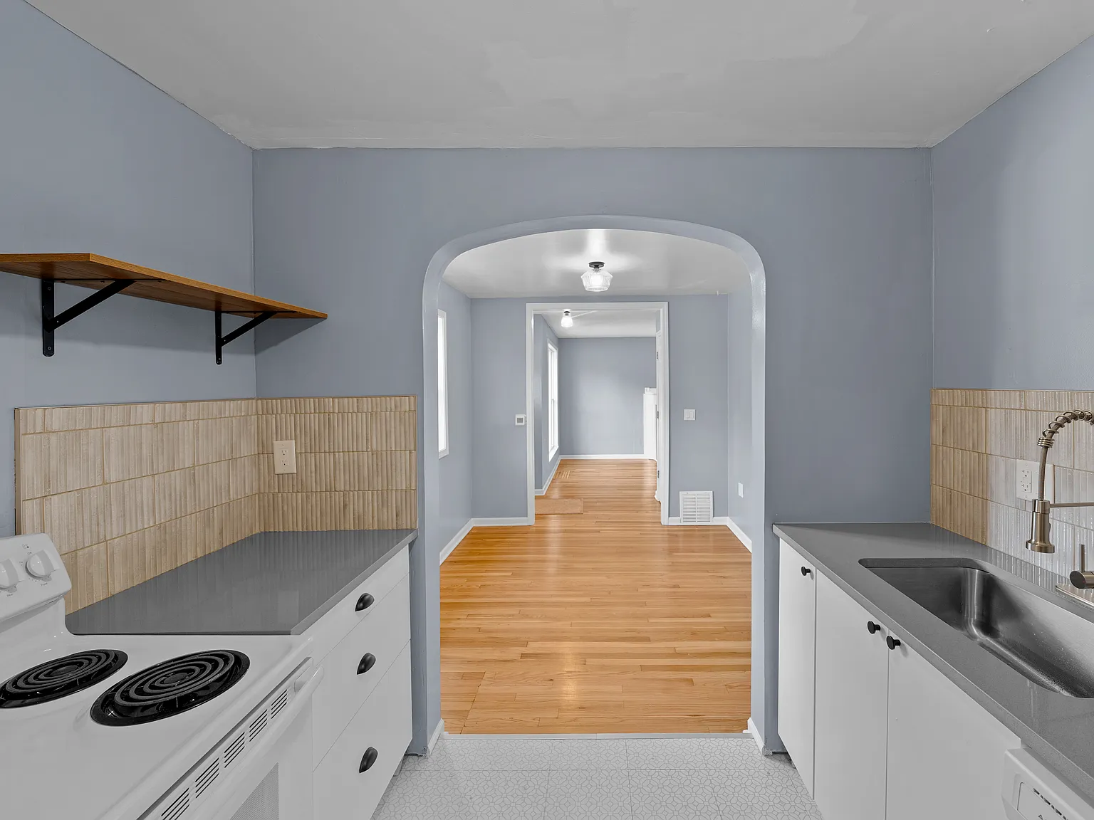 3 bed, 1271 sqft, $1,700 — Photo 3