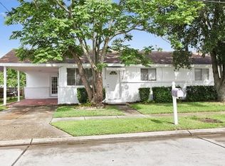 2301 Volpe Dr, Chalmette, LA 70043
