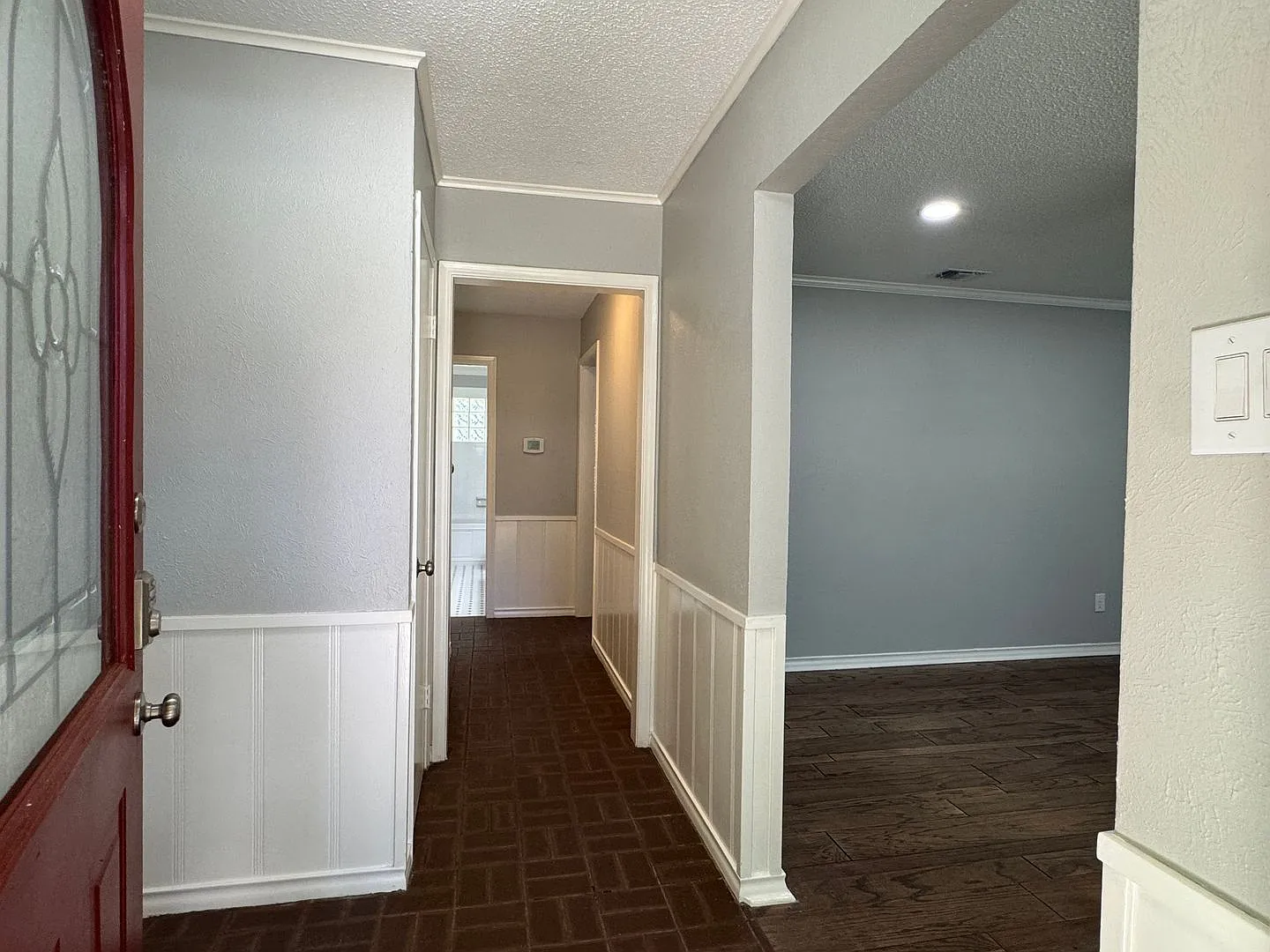 1825 Courtney Dr. — Photo 2
