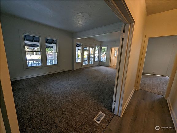 3rd image of 235 Cowlitz Street E