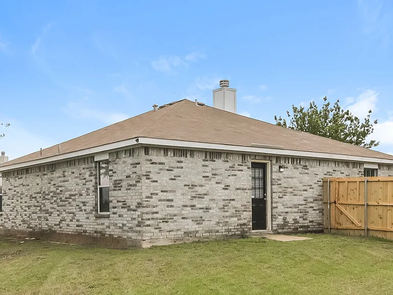813 Huddleston Ct — Photo 16