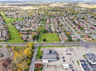 4257 Montrose Rd #1, Niagara Falls, ON L2H1K1