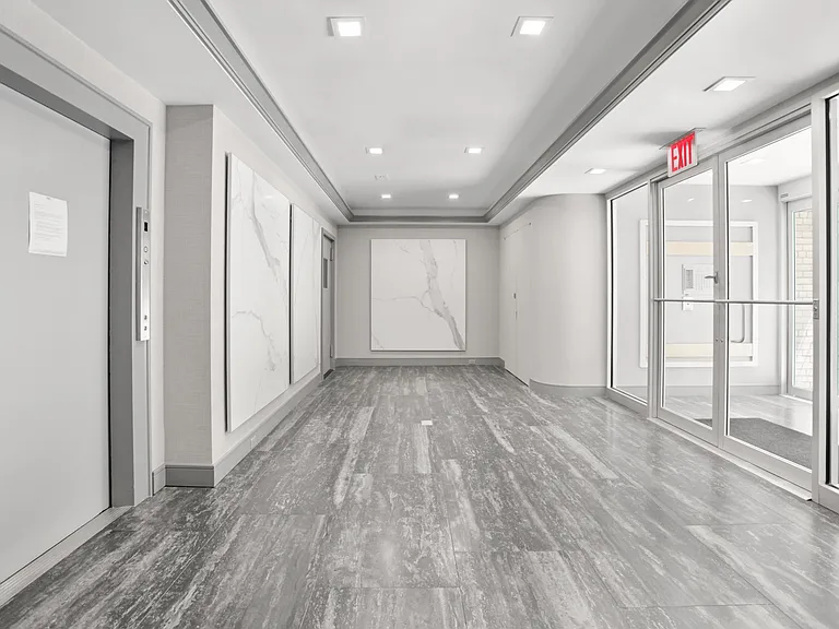 157 E 18th St #6H — Photo 5