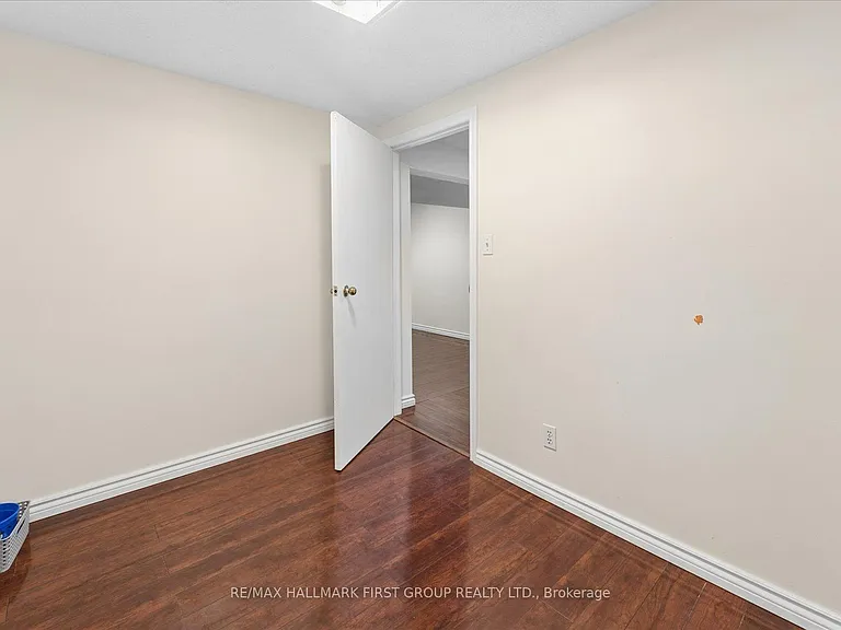747 Stonepath Cir — Photo 33