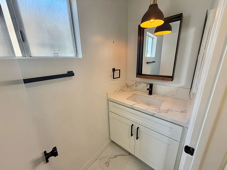 408 Larsson St — Photo 14