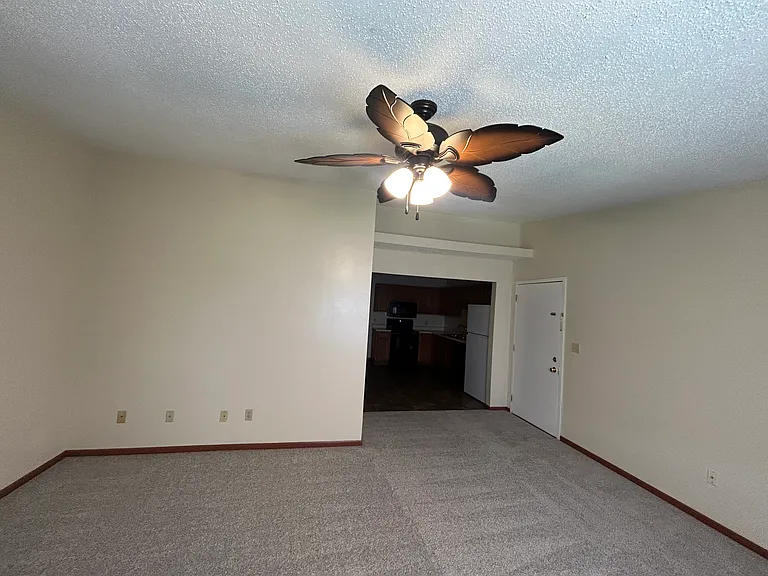L-1208 W Jefferson St #L — Photo 21