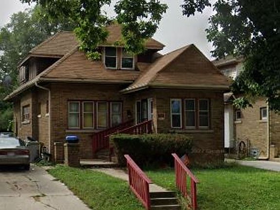 2nd image of 1811A W Capitol Dr