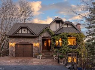 26335 Walnut Hills Dr, Lake Arrowhead, CA 92352