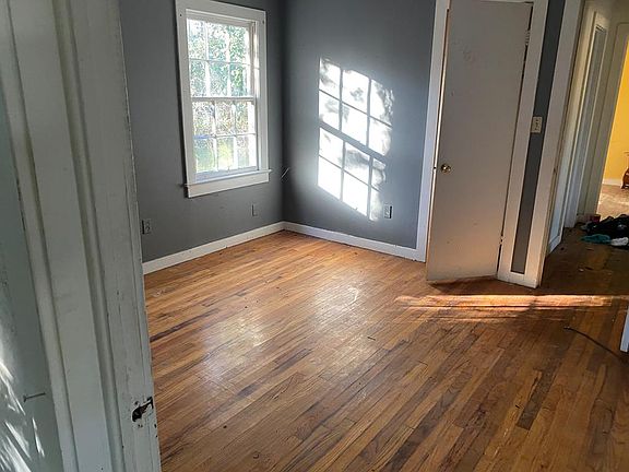 4th image of 1722 Lake Park Dr