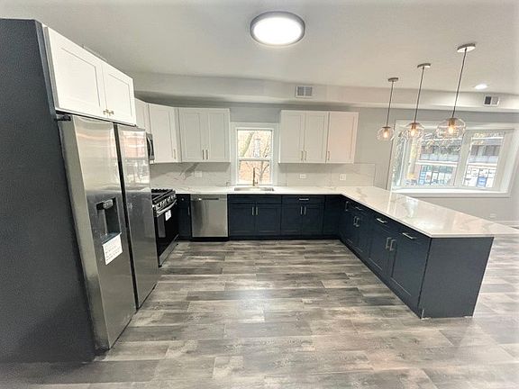 3rd image of 5101 N Lincoln Ave #2