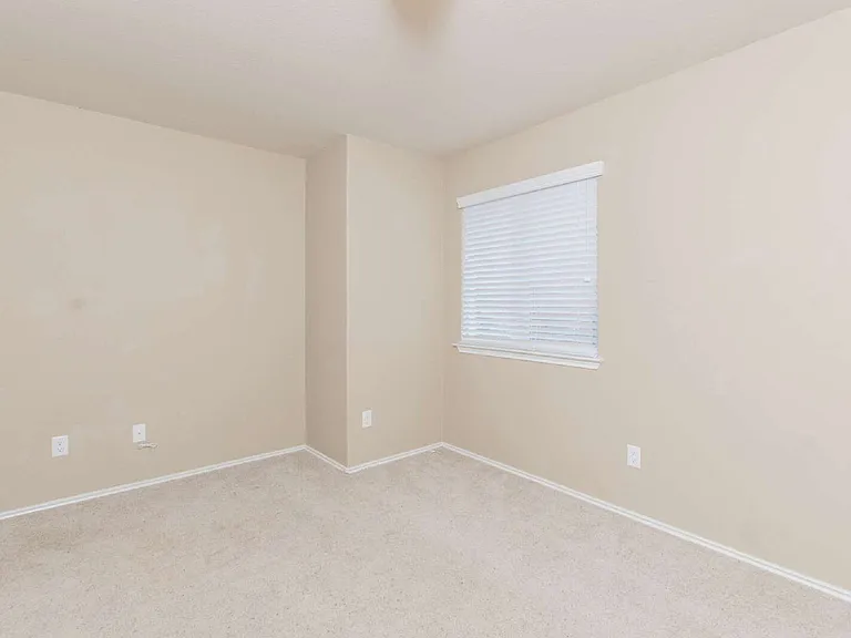 409 Rowdy Dr — Photo 13
