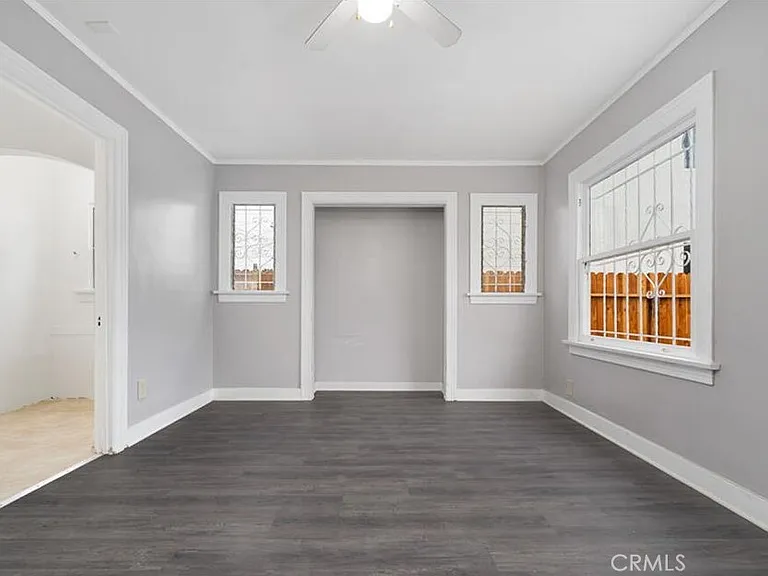 456 1/2 W 59th Pl #456 — Photo 2