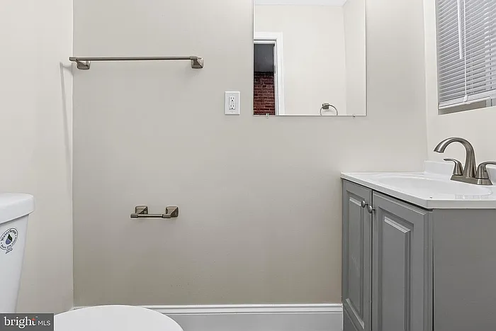 900 Bennett Pl — Photo 9